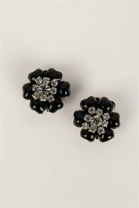 boucle d'oreille camelia chanel|CHANEL Official Website.